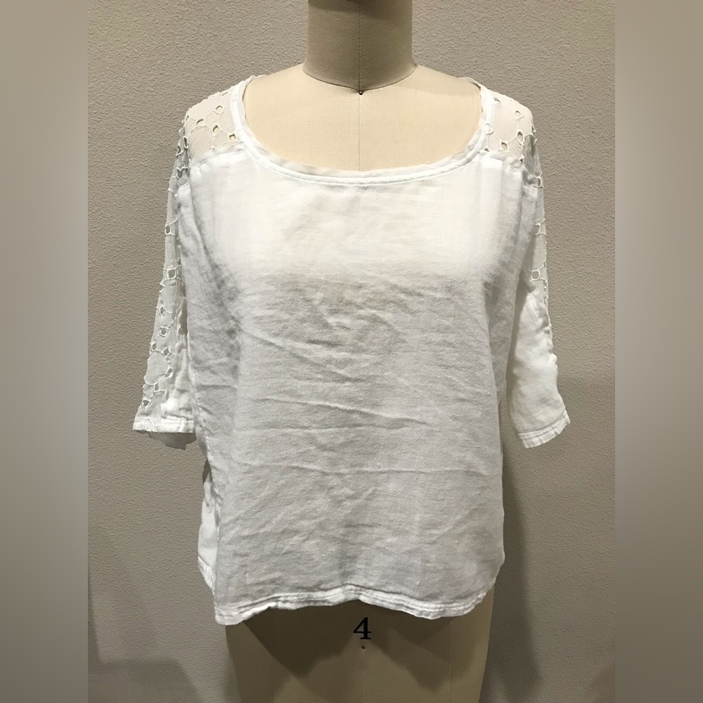 STARING AT STARS White Shirt size Small